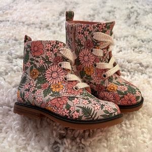 NWOT Cat & Jack Floral Toddler Bootie!